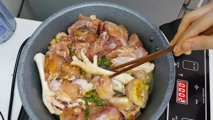Cách tạo nồi lẩu gà đậm vị Cách tạo nồi lẩu gà đậm vị