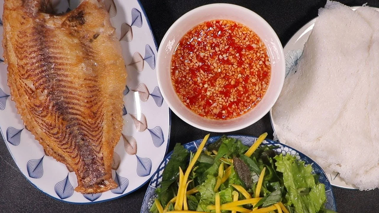 Nước mắm chua ngọt phù hợp với các món chiên