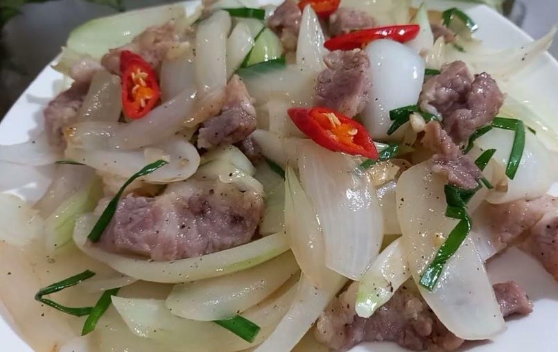 Thịt lợn xào hành tây